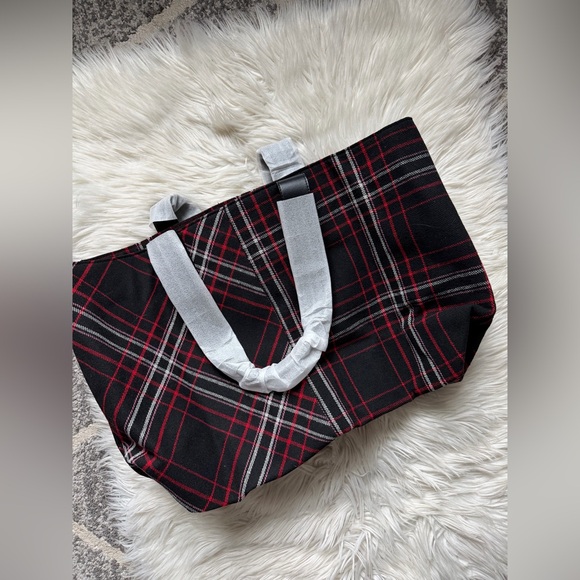 Victoria’s Secret plaid tote bag - Picture 8 of 10